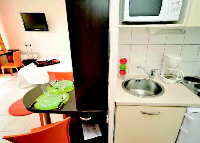 Appart'city Classic Les Bains Aparthotel 3*