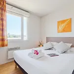 Appart'city Classic Les Bains شقة فندقية تونو لي با