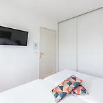 Appart'city Classic Les Bains شقة فندقية 3*