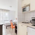Appart'city Classic Les Bains تونو لي با