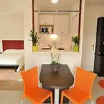 Appart'city Classic Les Bains تونو لي با