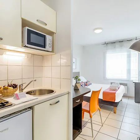 Appart'city Classic Les Bains شقة فندقية 3*