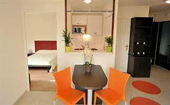 Appart'city Classic Les Bains تونو لي با